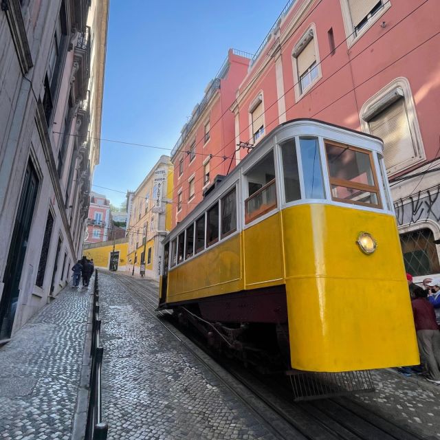 Lisbon: City Tour Alfama, New Town and Belém - Baixa, Commerce Square, and the Earthquake-Rebuilt New Town Feel