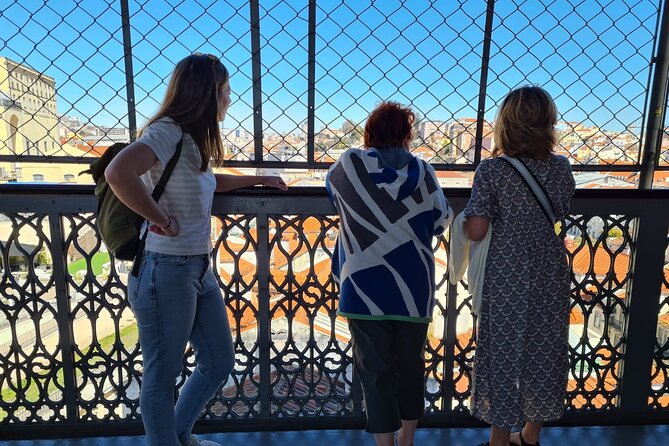 Lisbon city tour on history, culture and current topics - Rua Augusta to Alfama: From Main Street Shopping to Old Lisbon