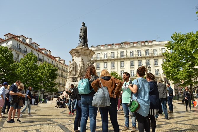 Lisbon city tour on history, culture and current topics - Ending at Praça do Comércio: The Tejo River Moment