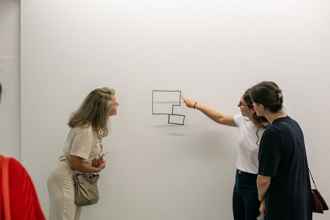 Lisbon Contemporary Art Gallery Tour - The guide factor: making contemporary art feel practical