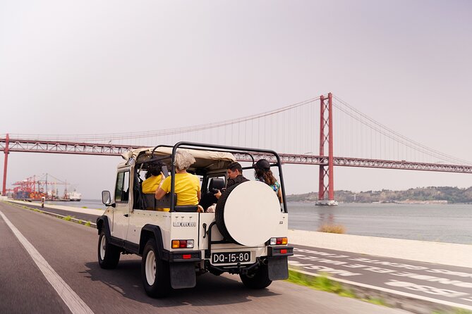 LISBON DAILY TOUR in a Vintage Jeep with FOOD & DRINK Tastings - Stop 1: Cristo-Rei Sanctuary and the 10-year Moscatel + 10-year Madeira break