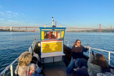 Lisbon Daytime & Sunset Tradicional Boat Tour Sightseeing Cruise - Getting to the boat: Cafetaria MensagemAltis Belem and a simple start