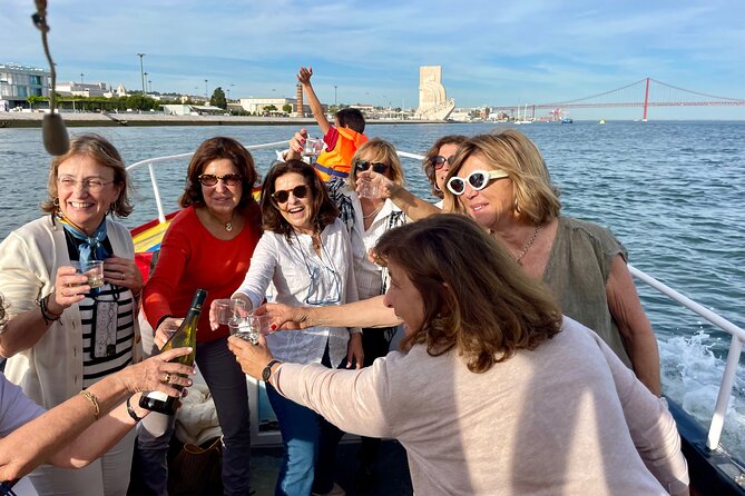 Lisbon Daytime & Sunset Tradicional Boat Tour Sightseeing Cruise - Stop 4: Cristo Rei as your big “wow” switch