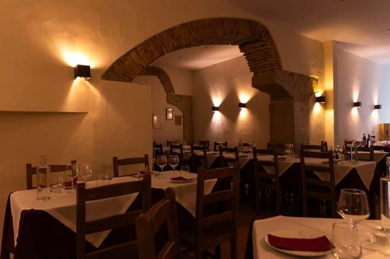 Lisbon: Dinner with Fado Show with the Rising Stars of Fado - What 3 hours feels like in real time