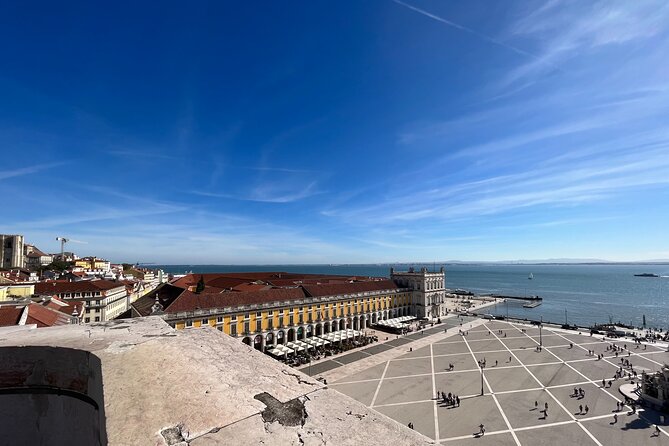 Lisbon Downtown & Alfama with a guide Walking tour - A 2-hour Alfama walk that actually gives you orientation