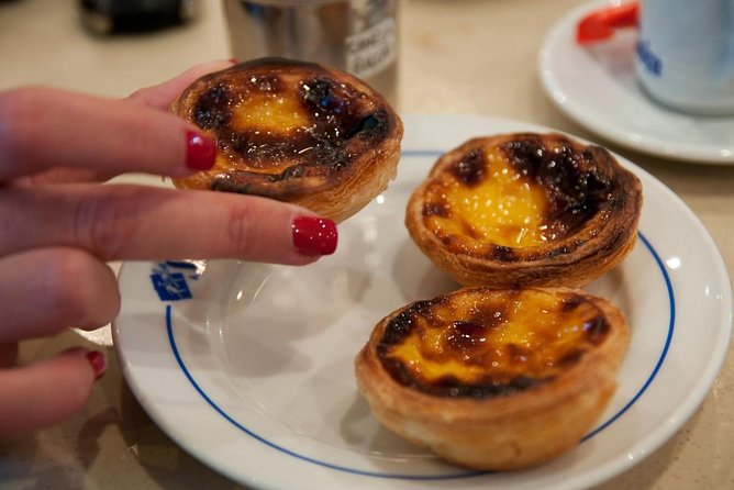 Lisbon E-Bike Guided Food Tour with Five Food Tastings - Stop 3: Panteão Nacional (St. Engratia) and the long baroque build