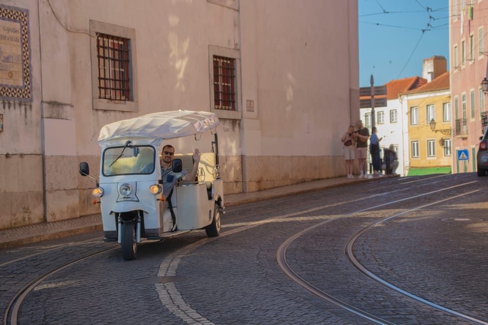 Lisbon: Early Morning TukTuk Tour - hotel/cruise ship pickup - A few practical tips to get more from the morning