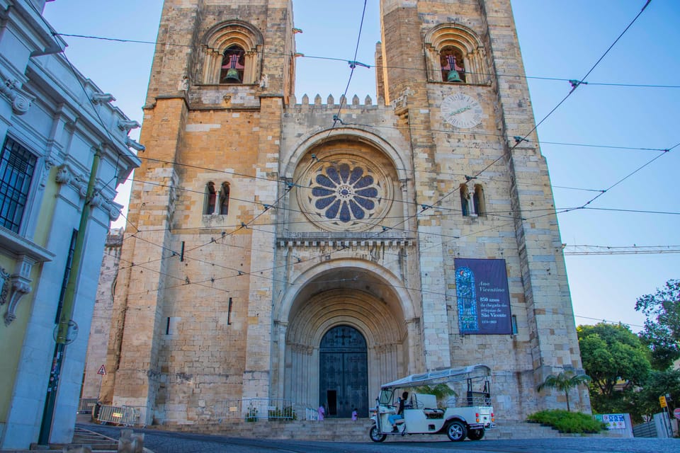 Lisbon: Early Morning TukTuk Tour - hotel/cruise ship pickup - Getting to the start: pickup options for hotels and cruise ships