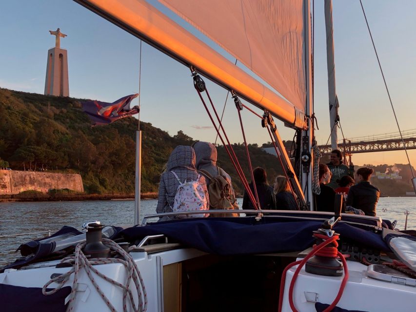 Lisbon: Enjoy a Sunset or Night Tagus River Sailboat Cruise - Comfort on a small boat: drinks, blankets, and how groups work