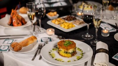 Lisbon: Erotic Cabaret Show and Dinner - The 2.5-Hour Flow: Wine, Dinner Courses, and the Show