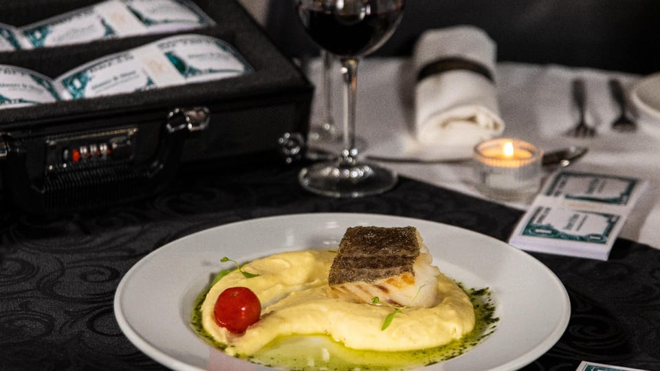 Lisbon: Erotic Cabaret Show and Dinner - Portuguese Dinner: What You’ll Actually Be Eating