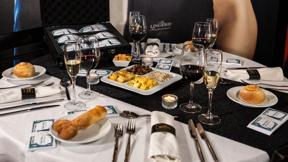 Lisbon: Erotic Cabaret Show and Dinner - Practical Tips for a Smooth Evening in Lisbon