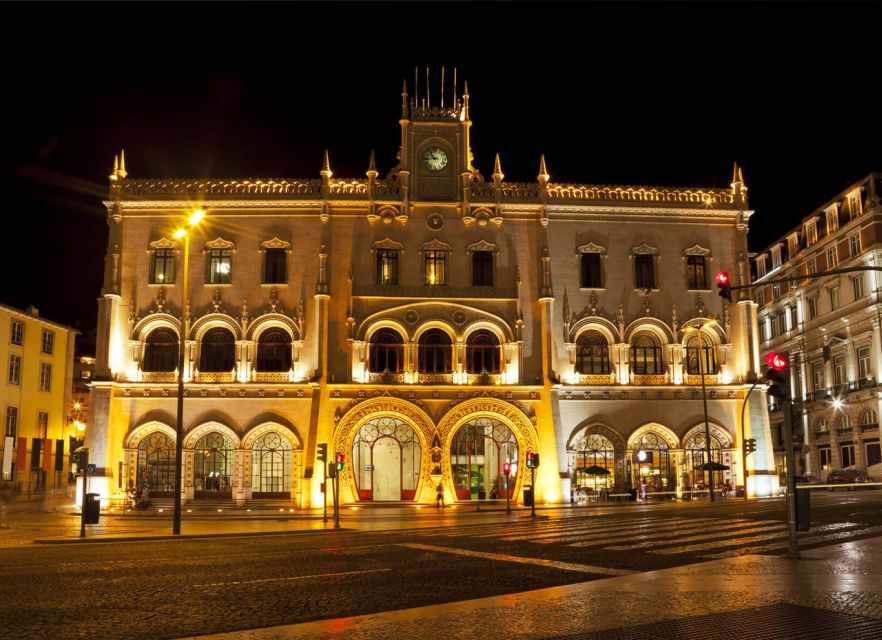 Lisbon: Evening City Tour with Dinner and Live Fado Show - Alfama dinner with live Fado: music, mood, and the right neighborhood