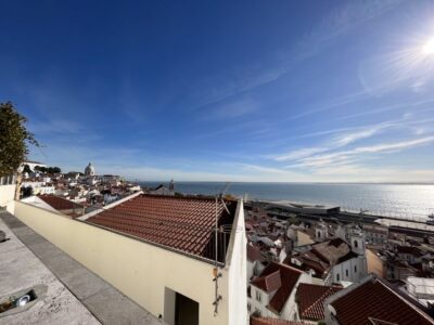 Lisbon Fado Dinner with Live Show - Pickup and the night ride: getting oriented fast after dark