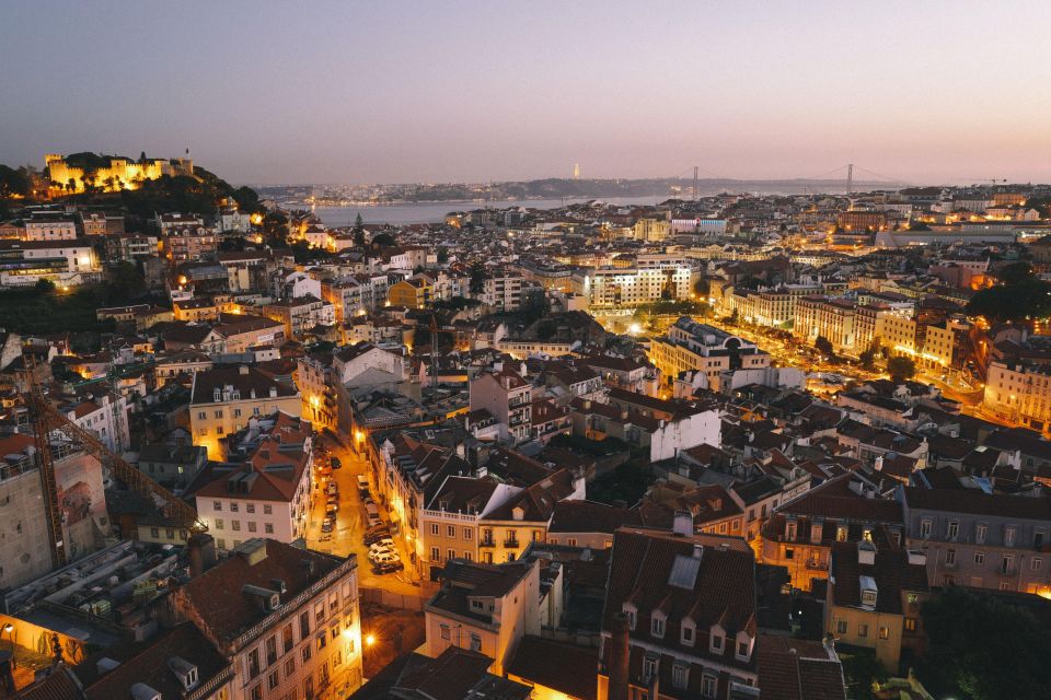 Lisbon: Fado Night Tour - The Dinner Stop: Traditional Food Plus a Live Fado Show