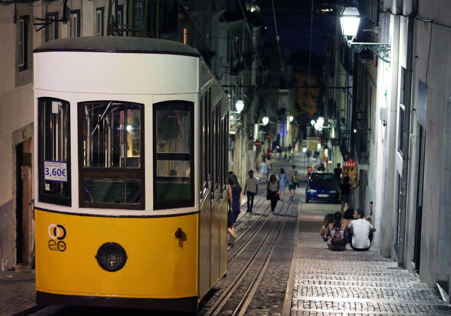 Lisbon: Fado Vadio Tour with Portuguese Tapas - Starting at Café A Brasileira: Baixa Chiado sets the tone