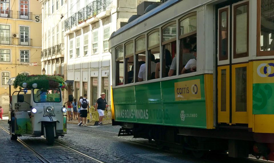 Lisbon: Famous 28 Tram Line Guided Private Tour by Tuk-Tuk - Getting the most out of the hour (tiny, practical tips)