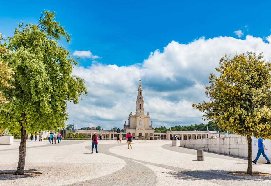 Lisbon: Fatima, Batalha, Nazare and Obidos Tour Hotel Pickup - A 9-Hour Day Trip That Actually Feels Manageable from Lisbon