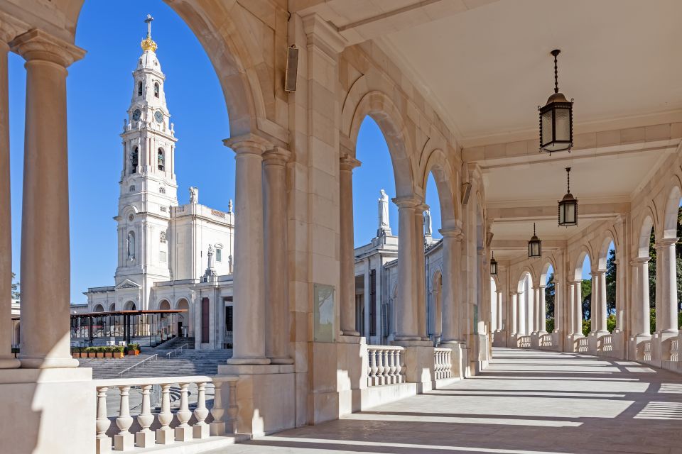 Lisbon: Fatima, Batalha, Nazare and Obidos Tour Hotel Pickup - Batalha Monastery: UNESCO Gothic with a Story Tied to 1385