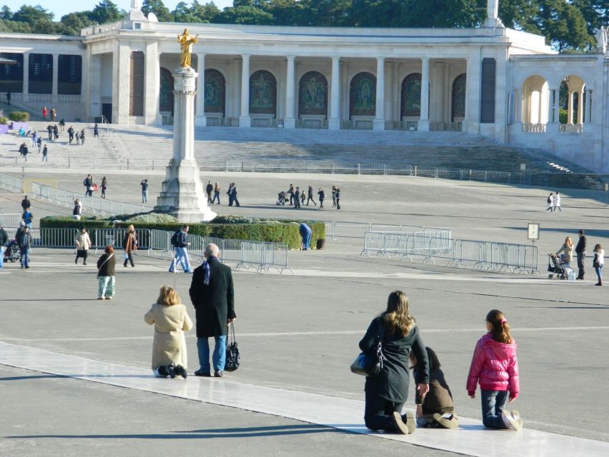 Lisbon: Fatima, Batalha, Nazare and Obidos Tour Hotel Pickup - Logistics, Timing, and What to Pack for a Smooth Day