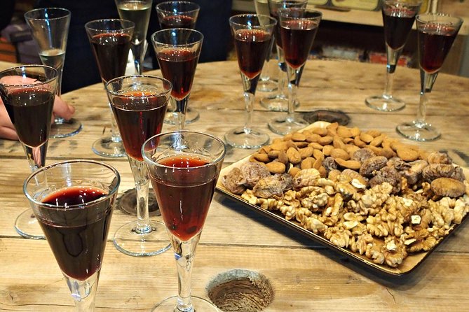 Lisbon Food & Local Drinks Evening Tour by Food Lover Tour - Stop-by-Stop: What Happens at Each Food Stop in the Route