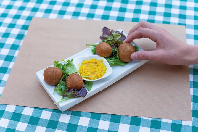 Lisbon Food & Local Drinks Evening Tour by Food Lover Tour - What You Can Expect to Eat (and Why the Menu Mix Is Smart)