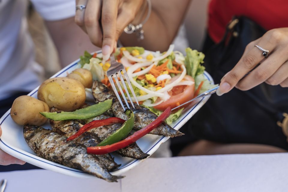 Lisbon Food Tour with Drinks and Food Included - Drinks you’ll sip: ginjinha, green wine, and non-alcoholic options