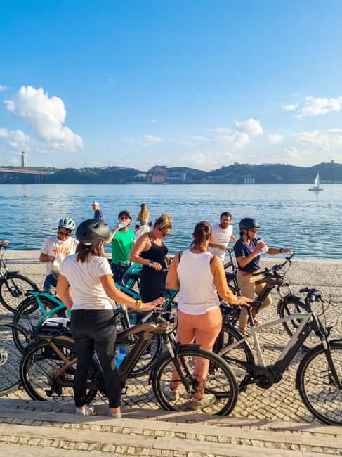 Lisbon: From the center to Belém by E-Bike - The Bianchi e-bike makes the ride feel effortless