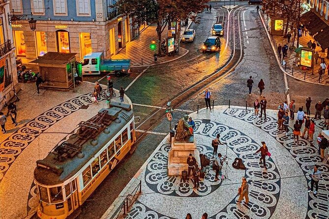 Lisbon Full Day Private Tour Including Pickup - Monument to the Discoveries and Belém Tower: maritime Lisbon in two strong monuments
