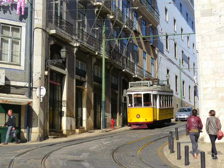 Lisbon: Full-Day Small-Group City Tour with Hotel Pickup - The “free time” rhythm and why it helps