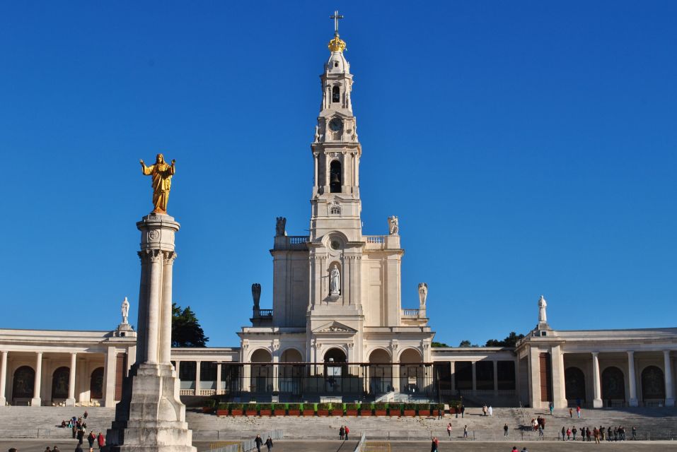 Lisbon: Full Day Tour to Fátima, Batalha, Nazaré and Óbidos - From Lisbon to Fátima: the 1917 pilgrimage route you’ll follow