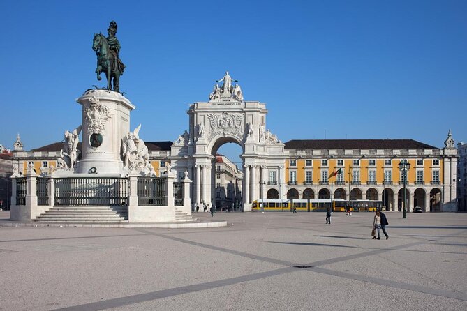 Lisbon Golden Age - Private Tour with Van and Local Guide - Key highlights worth your time