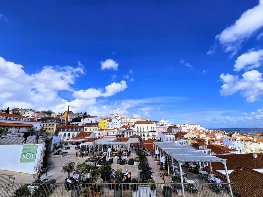 Lisbon: Guided Tuk-Tuk Tour Alfama and history - Monastery of São Vicente de Fora and the National Pantheon