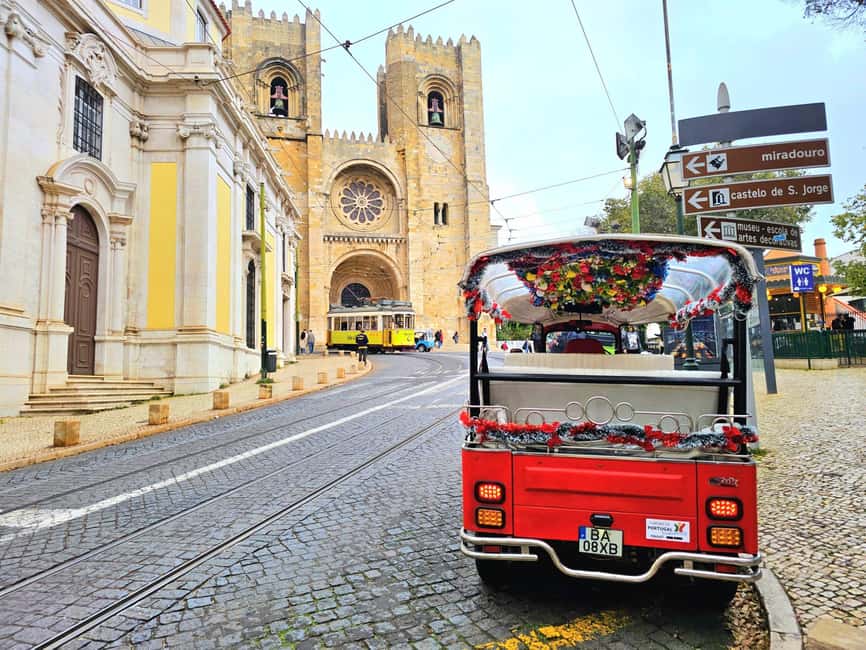 Lisbon: Guided Tuk-Tuk Tour Alfama and history - Miradouro da Senhora do Monte: the high point moment
