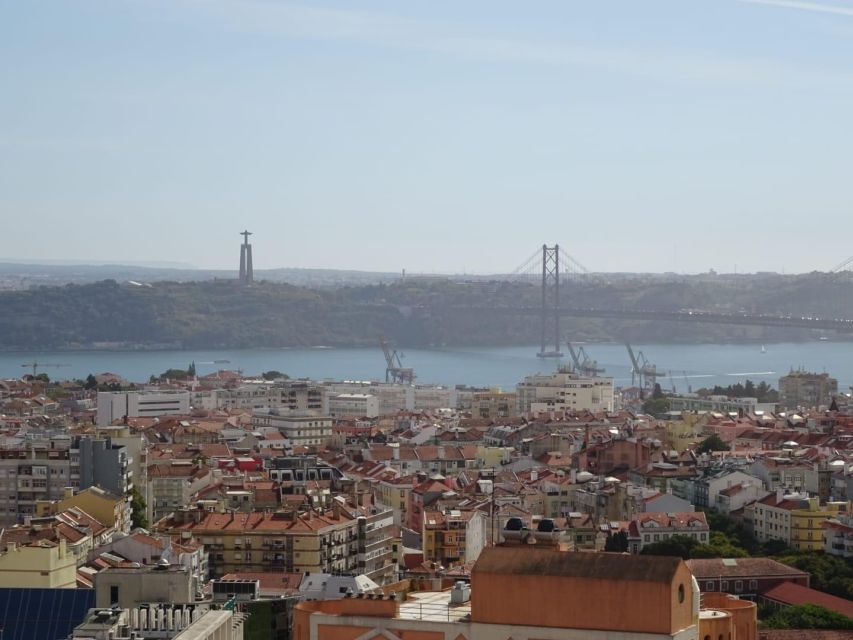 Lisbon: half day guided sightseeing tour by tuk tuk - Lisbon Cathedral and Miradouro das Portas do Sol: where the story turns