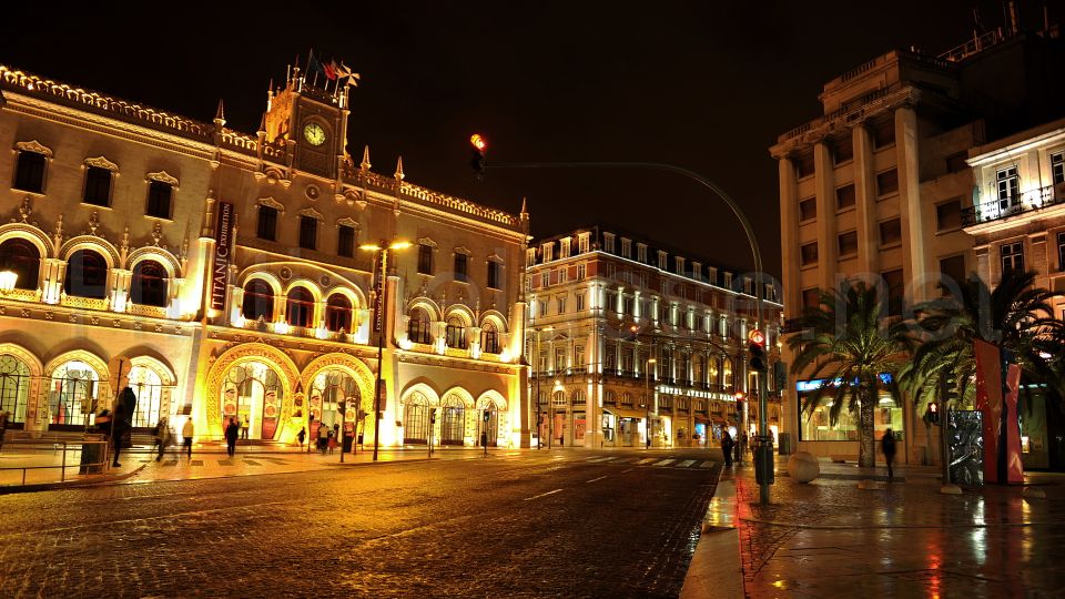 Lisbon: Half-Day Night Group Tour w/ Fado Dinner Show - Hotel pickup to Lisbon’s lit viewpoints: how the night tour flows