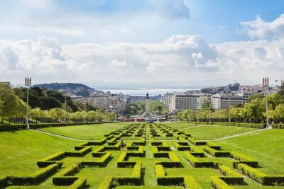Lisbon Half day tour by Private Car - Lisbon Cathedral and the medieval north city door area