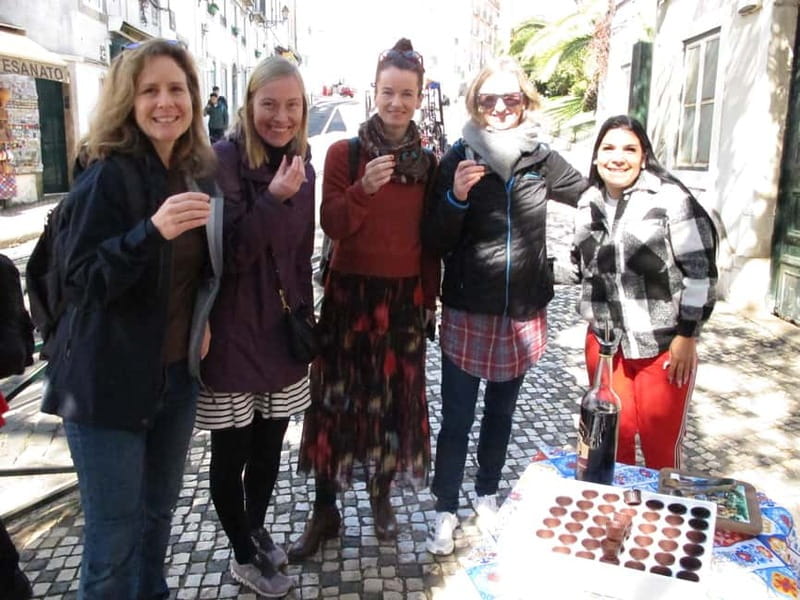 Lisbon: Highlights and Hidden Gems Tour - Starting Point Energy: What the Early Portion Feels Like
