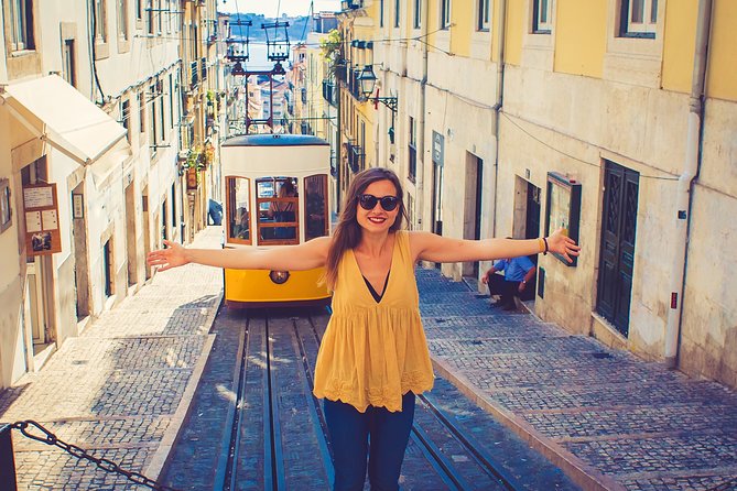 Lisbon Highlights for Newcomers Private Tour - Getting oriented in central Lisbon: Chiado to Baixa in one loop
