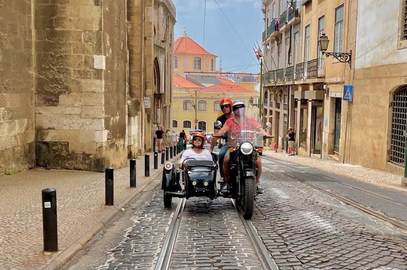 Lisbon : Historic Motorcycle Side-car Tour 1H - A balanced look: what you gain and what you trade