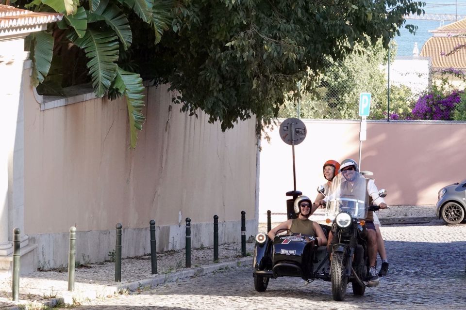 Lisbon : Historic Motorcycle Side-car Tour 1H - Comfort, safety, and who this suits best
