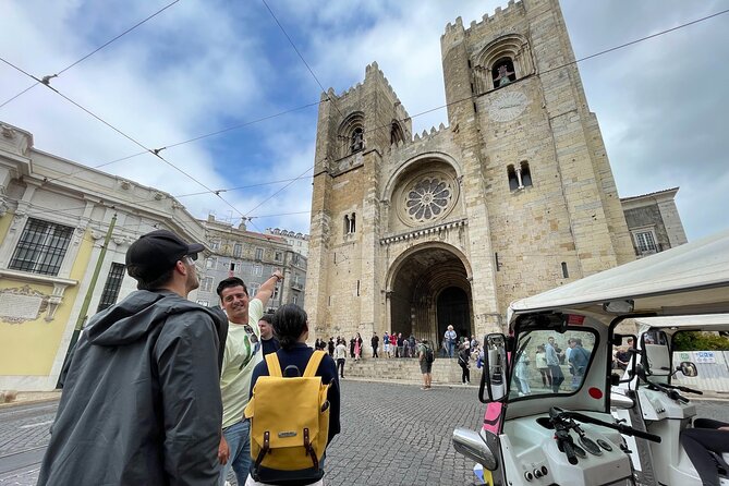 Lisbon Historical Downtown Private Tour - Portas do Sol: Alfama’s high viewpoint in 15 minutes