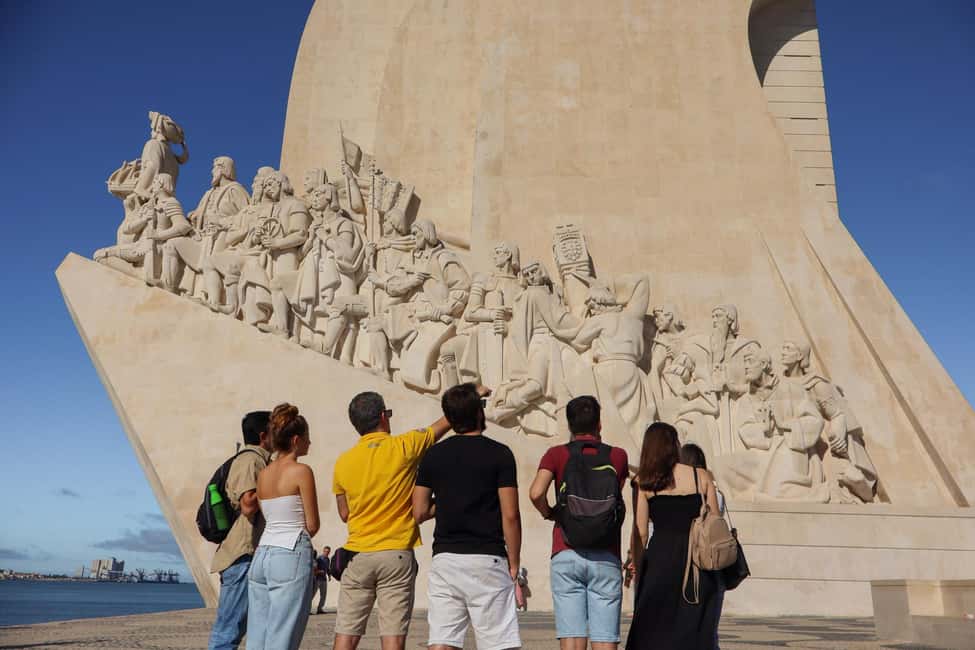Lisbon: Historical Walking Tour with Jeronimos Monastery - Meeting point and the skip-the-line advantage at Jerónimos