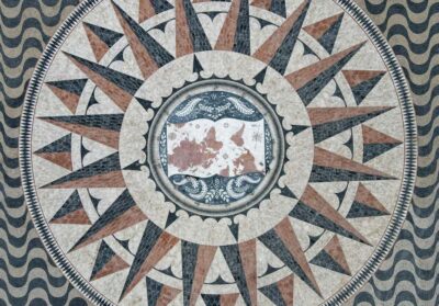 Lisbon: Historical Walking Tour with Jeronimos Monastery - Stop 1: From Praça do Império to Jerónimos Monastery