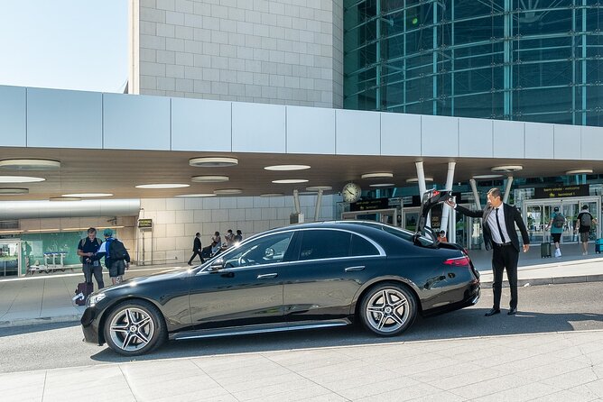 Lisbon Hotel to Airport Premium transfer - Airport drop-off help: walking you to the right check-in area