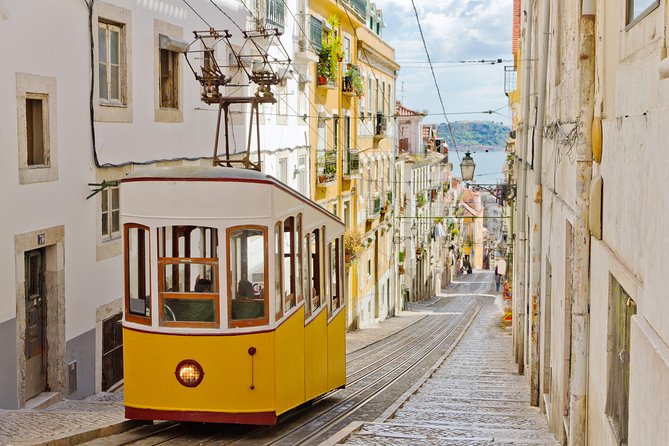 Lisbon in One Day Historic Small-Group Tour - Jerónimos Monastery and Belém: Big Names, Clear Stories