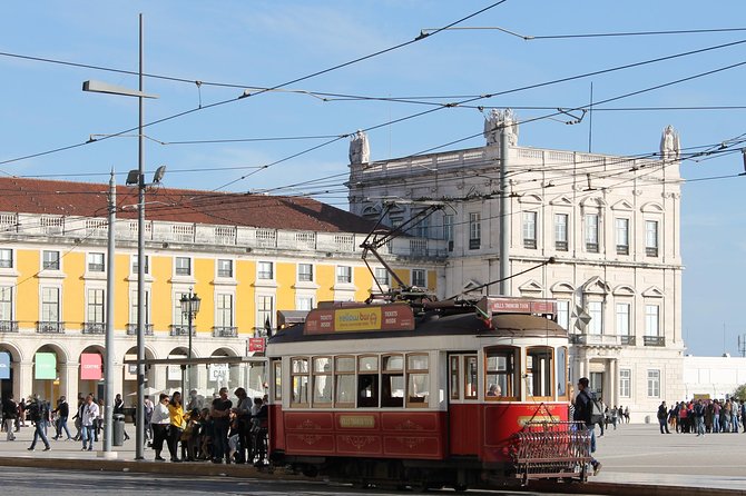 Lisbon in the eye of a Portuguese writer - A writer’s-eye walk that helps you read Lisbon