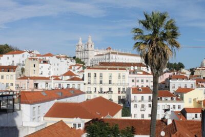 Lisbon in the eye of a Portuguese writer - Stop 1: Chiado, the 1974 square, and a Santa Justa viewpoint