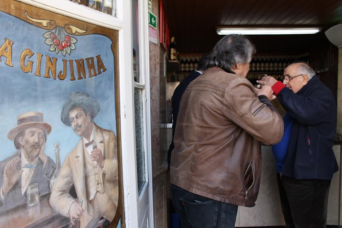 Lisbon in the eye of a Portuguese writer - Guide style matters: small group, real attention
