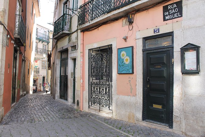 Lisbon in the eye of a Portuguese writer - The realistic logistics you should plan for